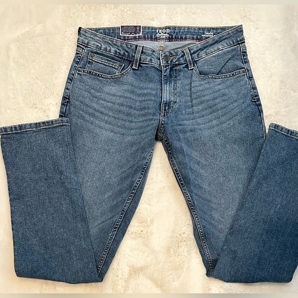 IZOD Men’s Straight Fit Comfort Stretch Jeans - Picture 11 of 13